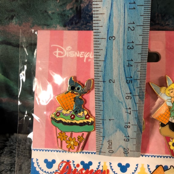 New Disney Parks Cupcake pins Booster set - Picture 6 of 8